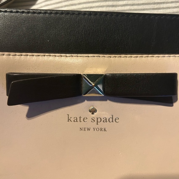 Kate spade New York cross body/should bag pink and black with bow. - Picture 3 of 6